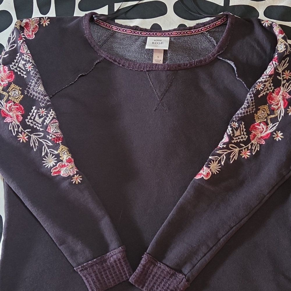 Knox Rose Plum BOHO Crewneck Sweatshirt with Embroidered Trim